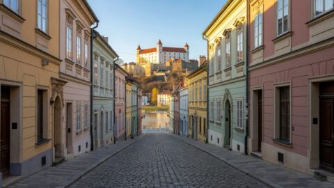 Bratislava Old Town Walking Tour: Castles and Cobblestones