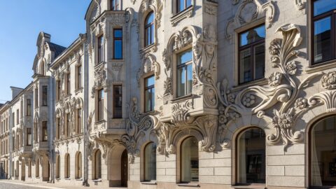 Riga Walking Tour: Art Nouveau District and Old Town