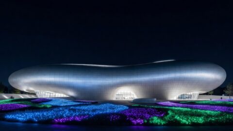 Seoul Walking Tour: Dongdaemun Design District to Hongdae