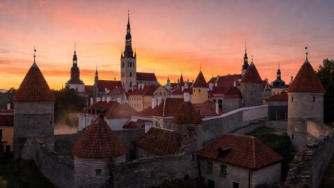 Tallinn Walking Tour: Old Town Towers and Medieval Streets