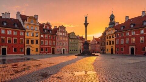 Warsaw Walking Tour: Old Town Castle Square to Praga